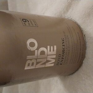 Blond Me Bond Enforcing Powder